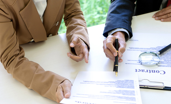 The distinction between indemnity and liability clauses in commercial contracts