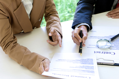 The distinction between indemnity and liability clauses in commercial contracts