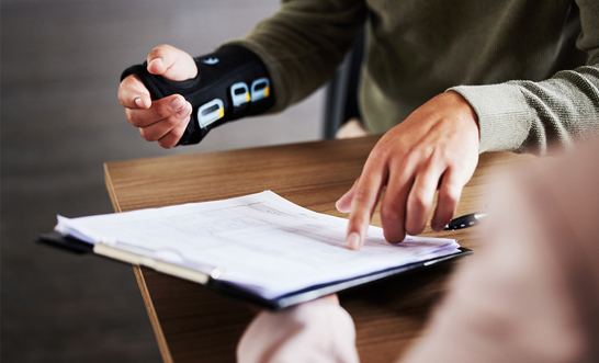 Who is eligible to make a workers compensation claim in Queensland?